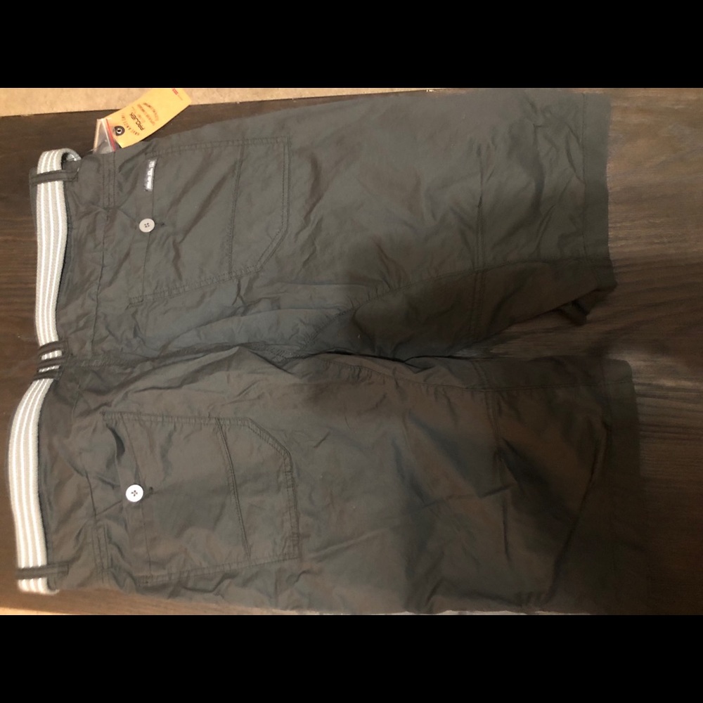 Shorts - Picture 4 of 5